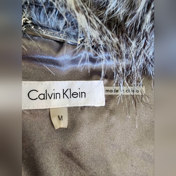 Calvin Klein Faux Fur Gray Vest Women's Sz M. - Picture 4 of 6
